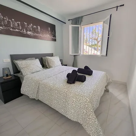 Homey Ground Floor Flat In دينايا