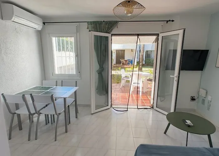 Homey Ground Floor Flat In Appartement