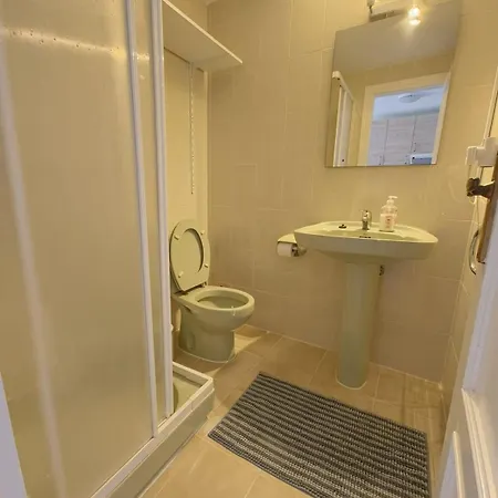 Apartment Homey Ground Floor Flat In